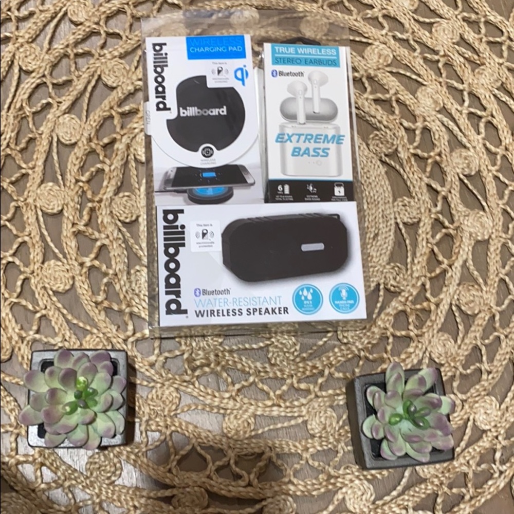 Billboard electronic bundle
